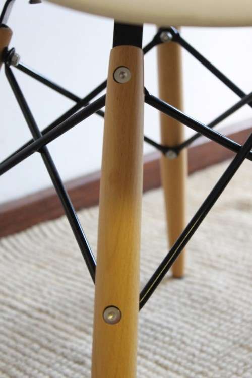 **RS17** Stunning modern round-bottom occasional chairs with a sleek design and wooden legs