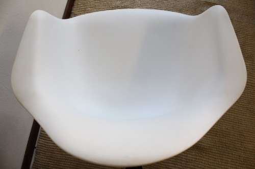 **RS17** Stunning modern round-bottom occasional chairs with a sleek design and wooden legs