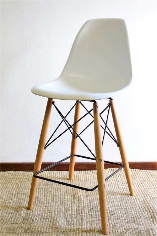 **RS17** Stunning modern round-bottom occasional high chairs with a sleek design and wooden legs