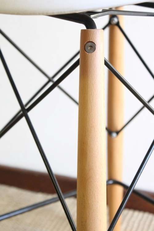 **RS17** Stunning modern round-bottom occasional high chairs with a sleek design and wooden legs