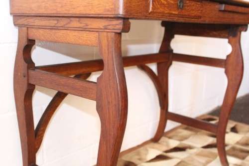 A stunning & beautifully made antique oriental rosewood writing desk w/ a drawer and pull-out shelf