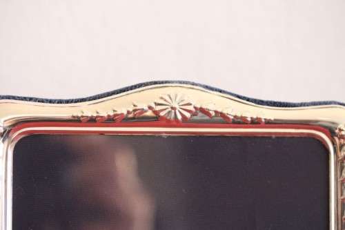 Gorgeous ornately decorated British hallmarked "R Carrs" sterling silver free-standing picture frame