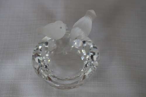 An extremely RARE retired Swarovski crystal Bird Bath (No10029) in superb condition