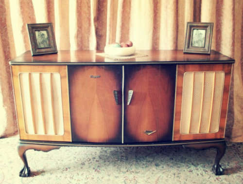 A beautiful Blaupunkt radiogram in a cabinet with a stylish, sleek design - perfect showpiece!!