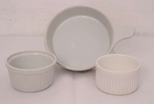 **RS17** An awesome collection of six assorted (three different sizes) white ramekin bowls