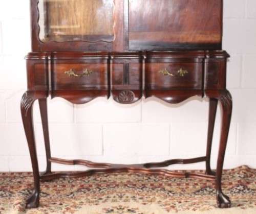 Awesome carved vintage solid Imbuia ball & claw drinks/ display cabinet/ showcase w/pull-out tray