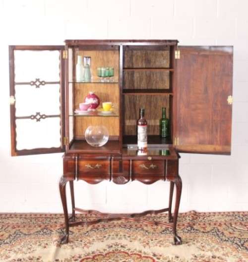 Awesome carved vintage solid Imbuia ball & claw drinks/ display cabinet/ showcase w/pull-out tray