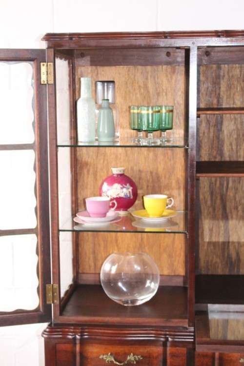 Awesome carved vintage solid Imbuia ball & claw drinks/ display cabinet/ showcase w/pull-out tray