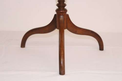 A beautiful antique Edwardian mahogany octagonal three-legged teapoy table/ occasional table