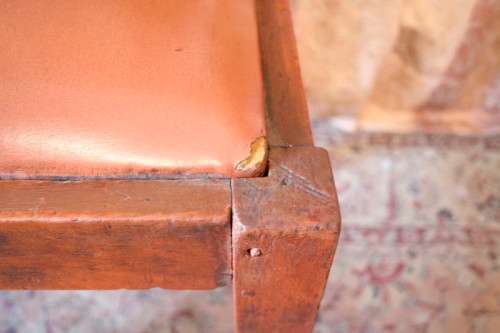 **RS17** A lovely and very well made antique oak chair with a brown PU leather upholstered seat