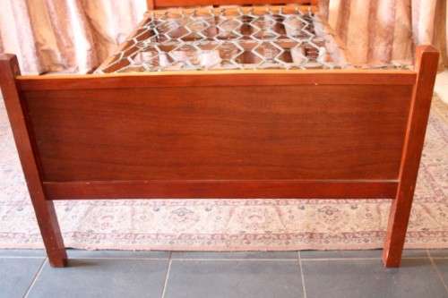 A vintage Excelsior spring base 3/4 (109cm)  bed incl. headboard, footboard & mounting struts.