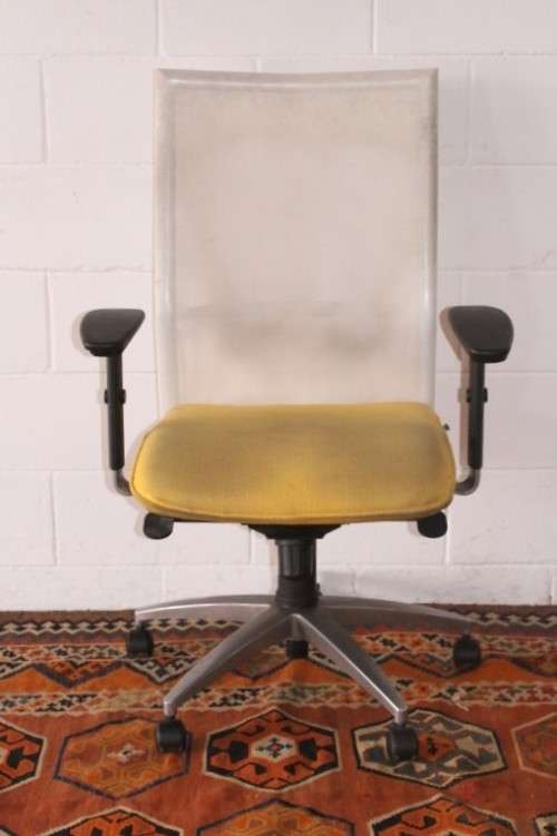 **RS17** A modern styled yellow and white office chair with tilt, height and tension adjusters