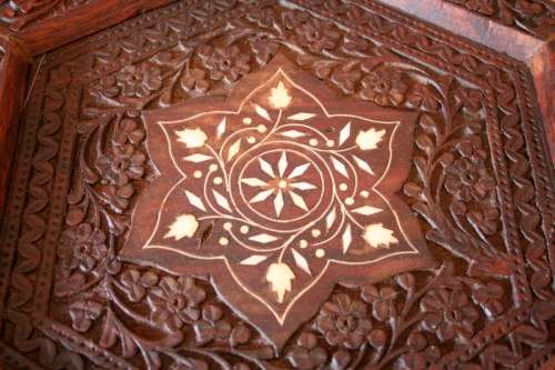 A superb vintage Indian hand carved planter stand with inlay work in wonderful condition
