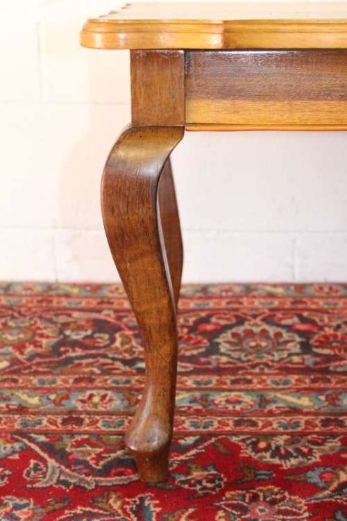A vintage scalloped edge solid Knysna yellow wood coffee/ side table with Queen Anne cabriole legs