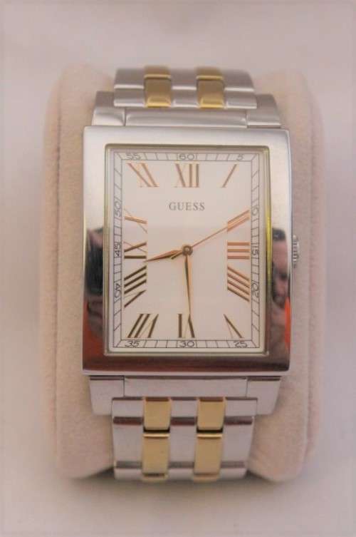 Discounted! White-dial steel & gold plated Guess gents wrist watch with spare links