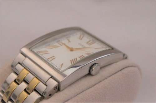 Discounted! White-dial steel & gold plated Guess gents wrist watch with spare links