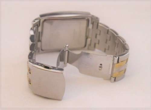 Discounted! White-dial steel & gold plated Guess gents wrist watch with spare links