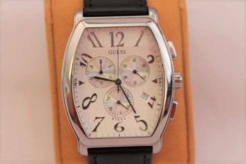 Discounted! Exquisite silver-dial Guess Steel chronograph gents wrist watch w/ a black leather strap