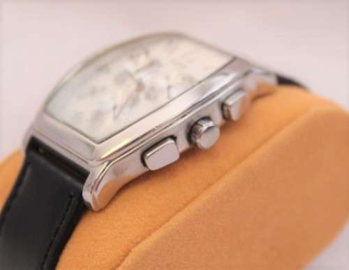 Discounted! Exquisite silver-dial Guess Steel chronograph gents wrist watch w/ a black leather strap