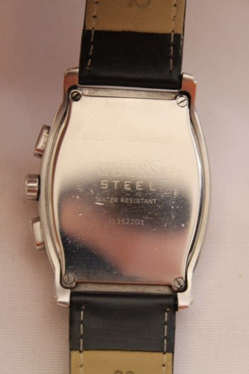 Discounted! Exquisite silver-dial Guess Steel chronograph gents wrist watch w/ a black leather strap