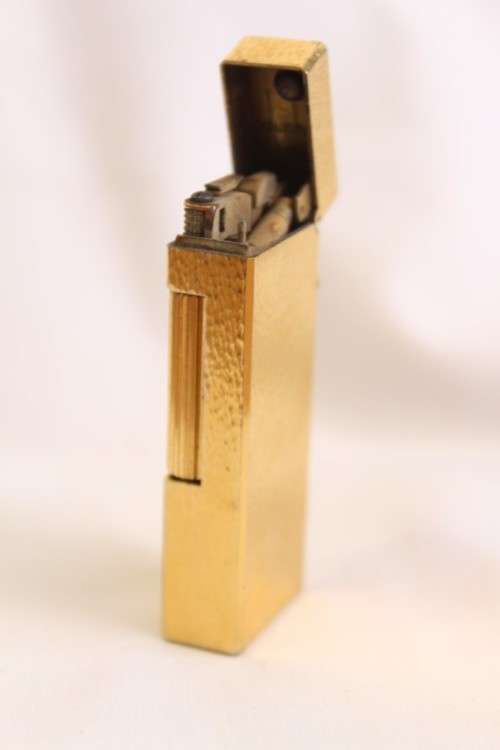 A stunning vintage (c1985) gold plated Dunhill Rollagas lighter in its box in working condition