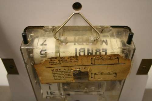 A stylish vintage French "Jaz" battery operated kitchen wall clock. Working.