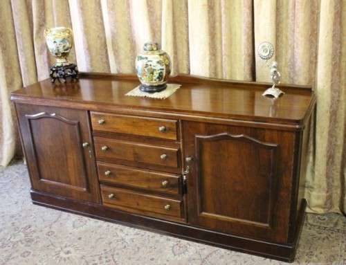 A fabulous vintage Imbuia buffet/ side server with classic lines, four drawers and side cupboards!!