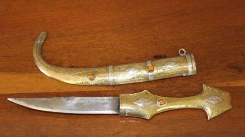 An amazing vintage ornamental replica brass dagger for display purposes only. Stunning!!!