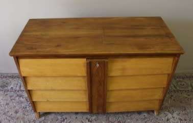 Stunning vintage Bernina "Favorit" 1959 treadle sewing machine in its original cabinet.