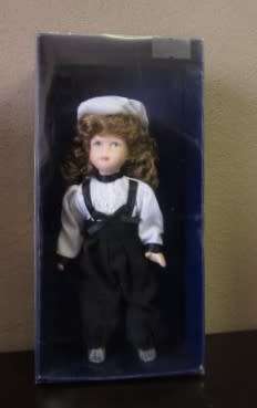 Gorgeous collection of 3 De Agostini porcelain dolls, no:11, 13, 17.  Dolls  Lifespace Sale