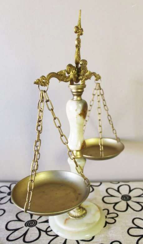 An exquisite (49cm high) vintage marble and brass balancing "scales of justice" display scale.