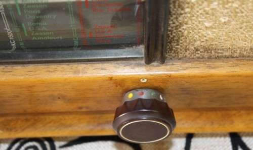 A stunning vintage Rand Radio Paillard table top radiogram in working order. Awesome!!!!