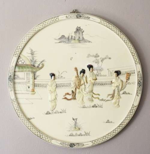 A beautiful large (77cm) round Japanese Geisha themed picture. Stunning in all rooms!