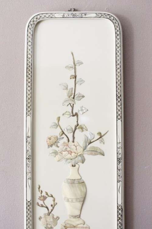 A beautiful vintage Japanese themed picture of a vase with flowers. Stunning in all rooms!