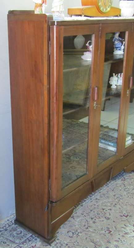 A fabulous Art Deco style 3-shelf glass front double door book case/ display cabinet. Stunning!!!