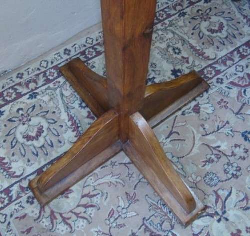 A stunning free standing Teak coat/ hat rack in good condition.Perfect in an entrance, hallway.