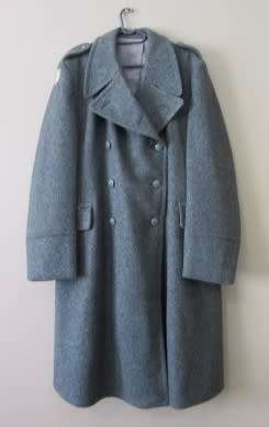 A good quality gent's long XL grey wool winter coat in great condition. Lifespace Sale