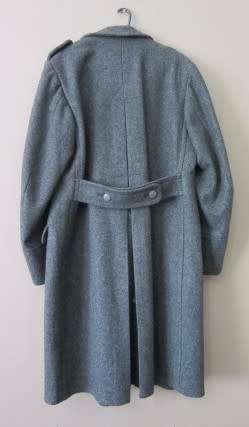 A good quality gent's long XL grey wool winter coat in great condition. Lifespace Sale