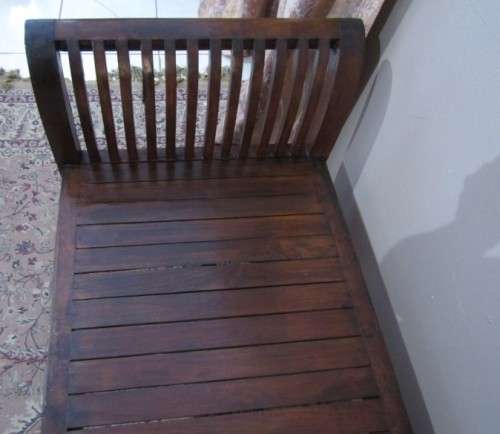A wonderful well-made and sturdy vintage 3 seater solid Teak wood bench - perfect  in a lapa/ patio!