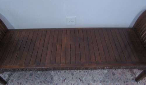 A wonderful well-made and sturdy vintage 3 seater solid Teak wood bench - perfect  in a lapa/ patio!