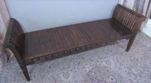 A wonderful well-made and sturdy vintage 3 seater solid Teak wood bench - perfect  in a lapa/ patio!