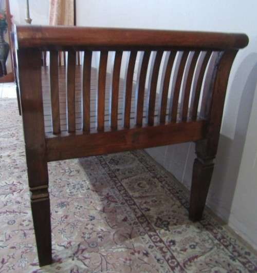 A wonderful well-made and sturdy vintage 3 seater solid Teak wood bench - perfect  in a lapa/ patio!