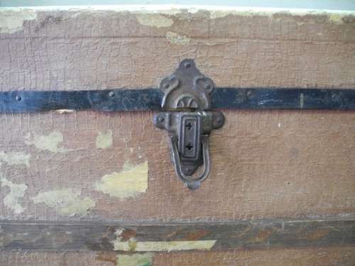 A fabulous large vintage travel trunk perfect for extra storage/ fashionable rustic coffee table!!