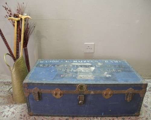 An awesome original vintage Cottingham road Mill works RAMC Army trunk (Major G Maizels)