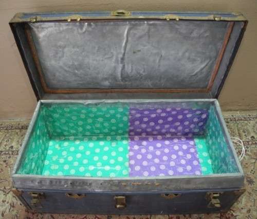 An awesome original vintage Cottingham road Mill works RAMC Army trunk (Major G Maizels)