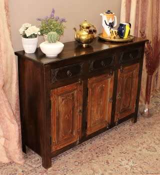 A gorgeous vintage Indonesian teak side server/ buffet with lots of storage space! Beautiful!!