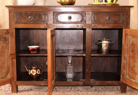 A gorgeous vintage Indonesian teak side server/ buffet with lots of storage space! Beautiful!!