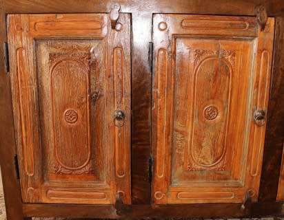 A gorgeous vintage Indonesian teak side server/ buffet with lots of storage space! Beautiful!!