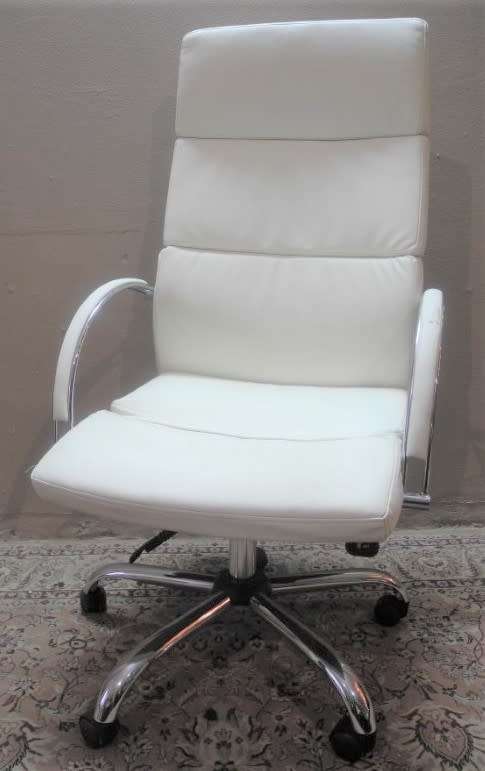 A lovely modern styled white faux leather office chair with height adjuster.