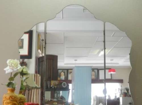 A gorgeous vintage solid Imbuia ball & claw dressing table w 4 drawers, large mirror & brass handles